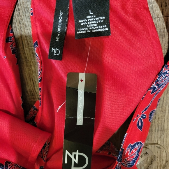 New Directions Red Cut Out Pleated Jumpsuit - Picture 14 of 15